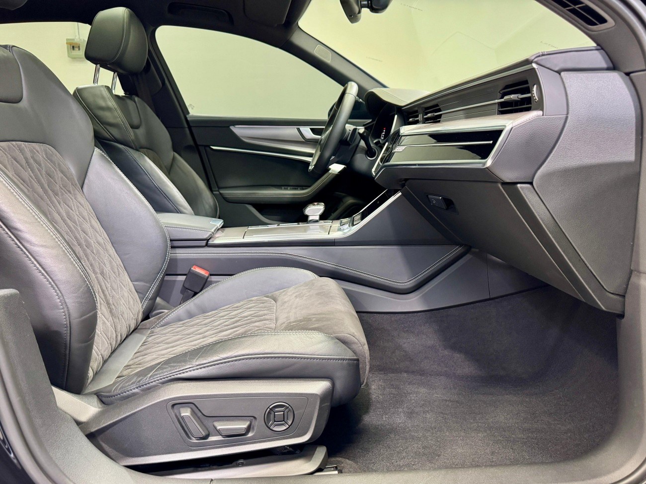 Audi A6L 55 TFSI 2021