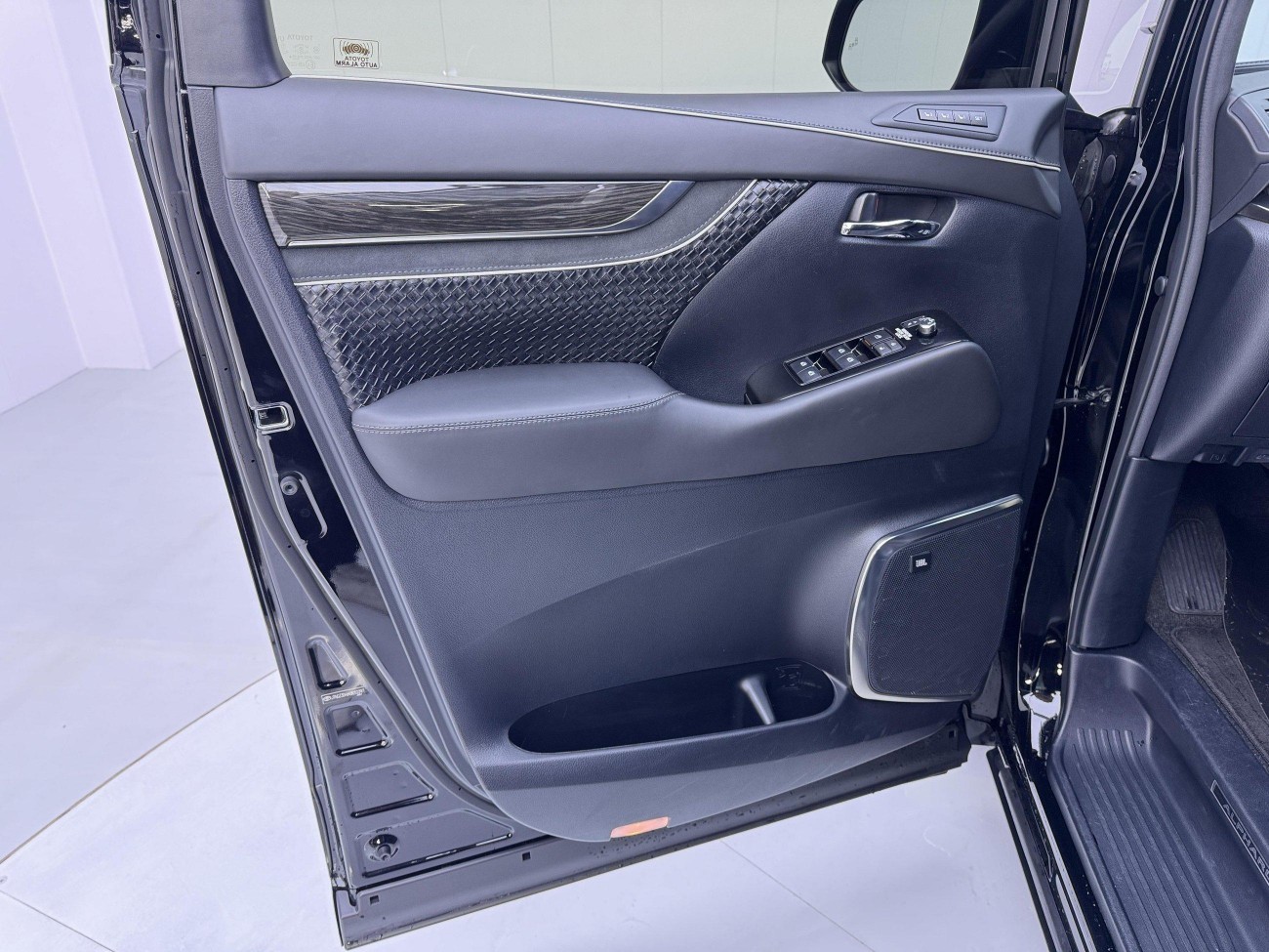Toyota Alphard 2019