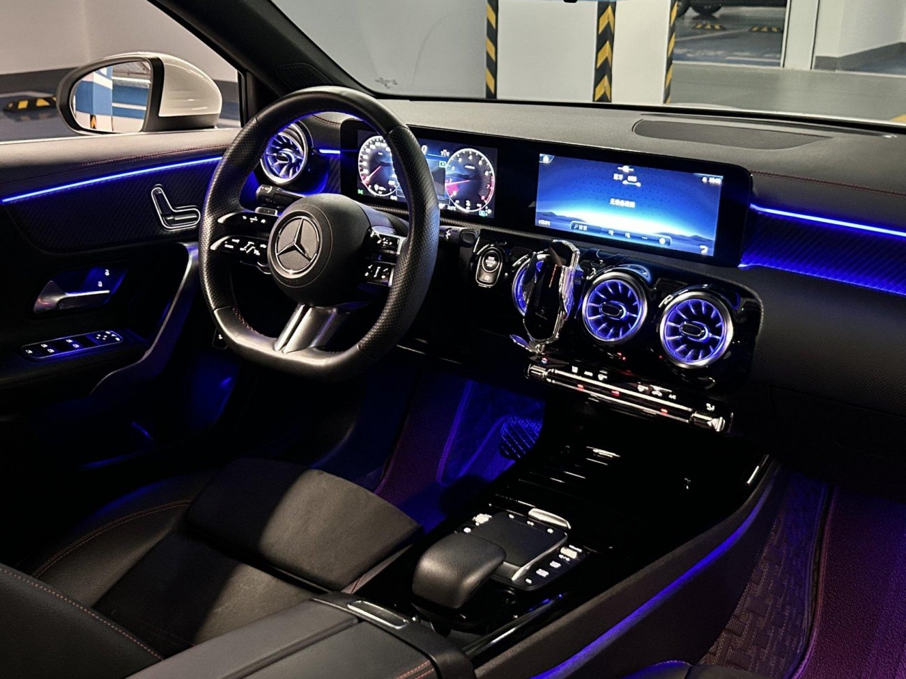 Mercedes-Benz A 200 L 2023