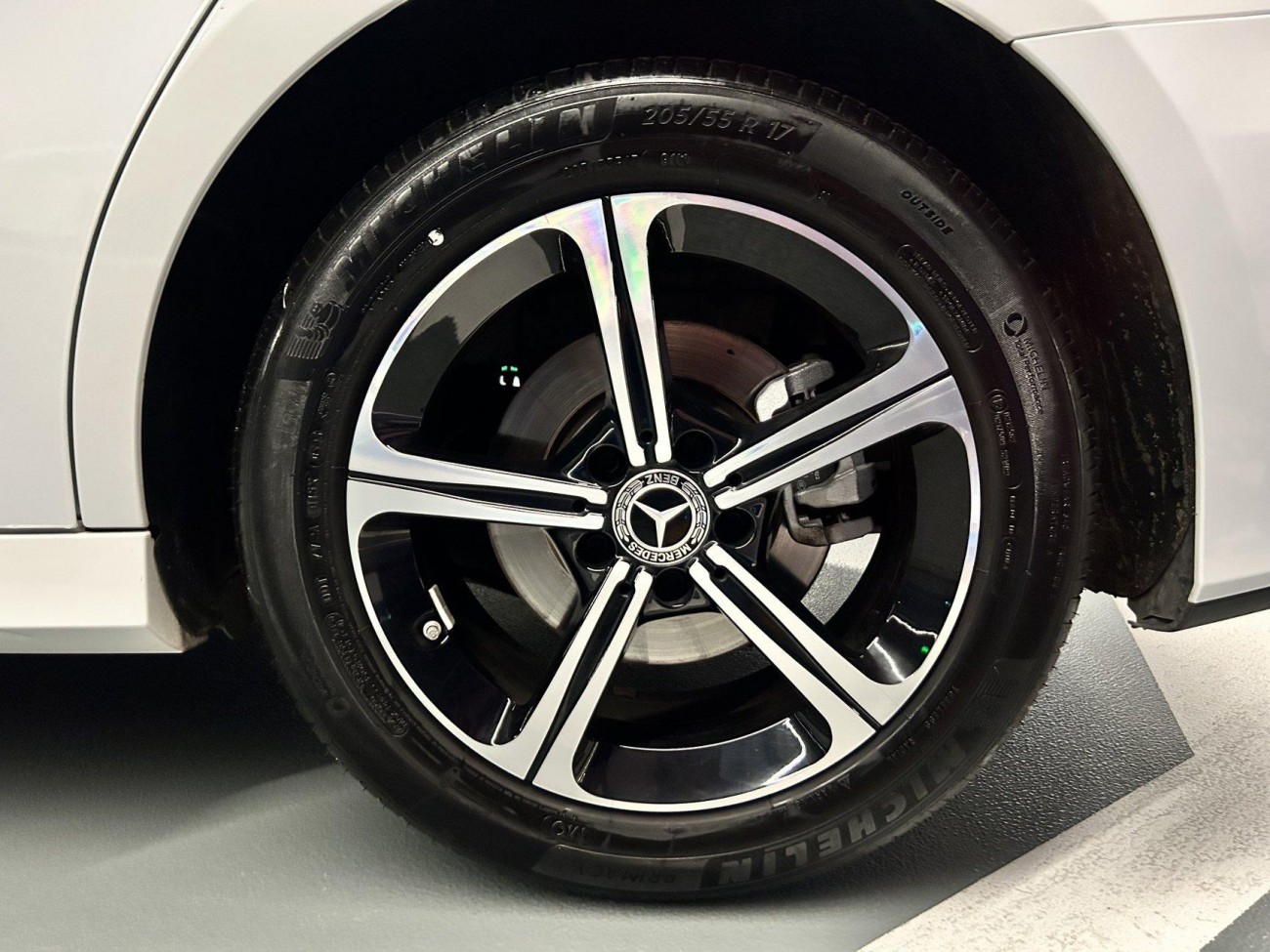 Mercedes-Benz A 200 L 2023