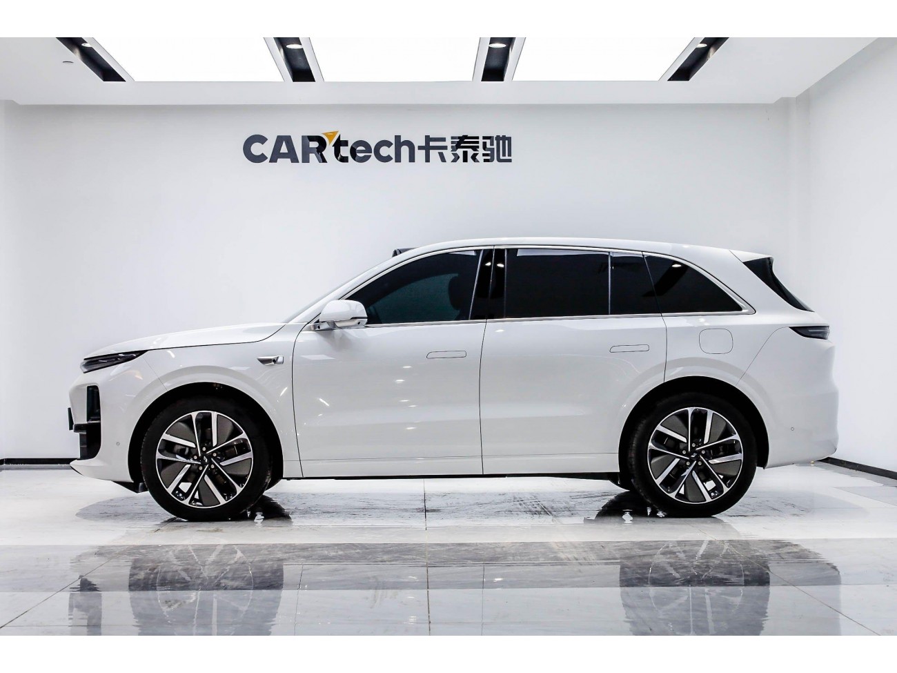 Li Auto L6 2025