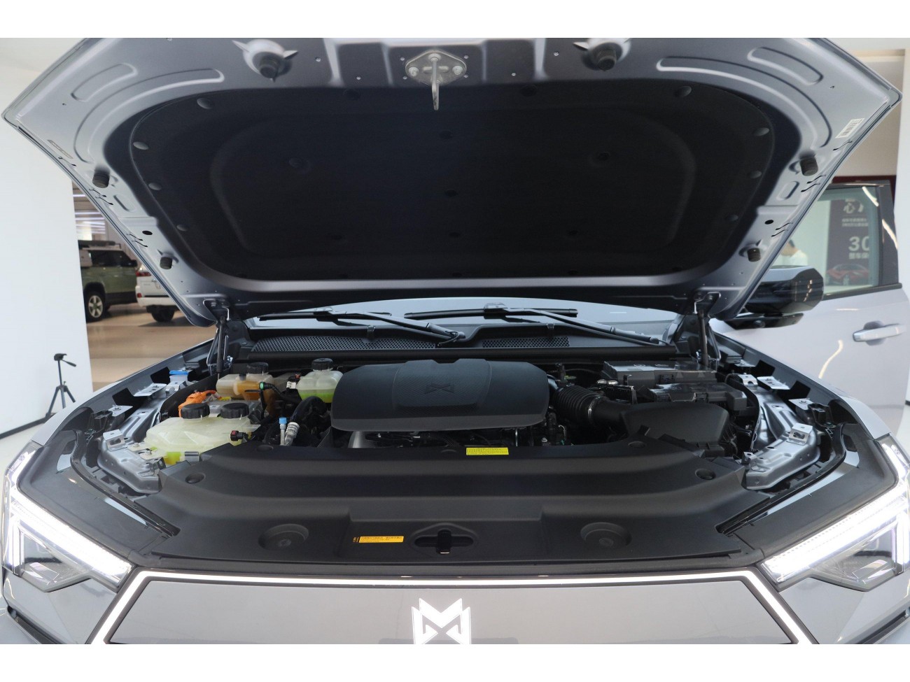 M-HeroTech M817 2025