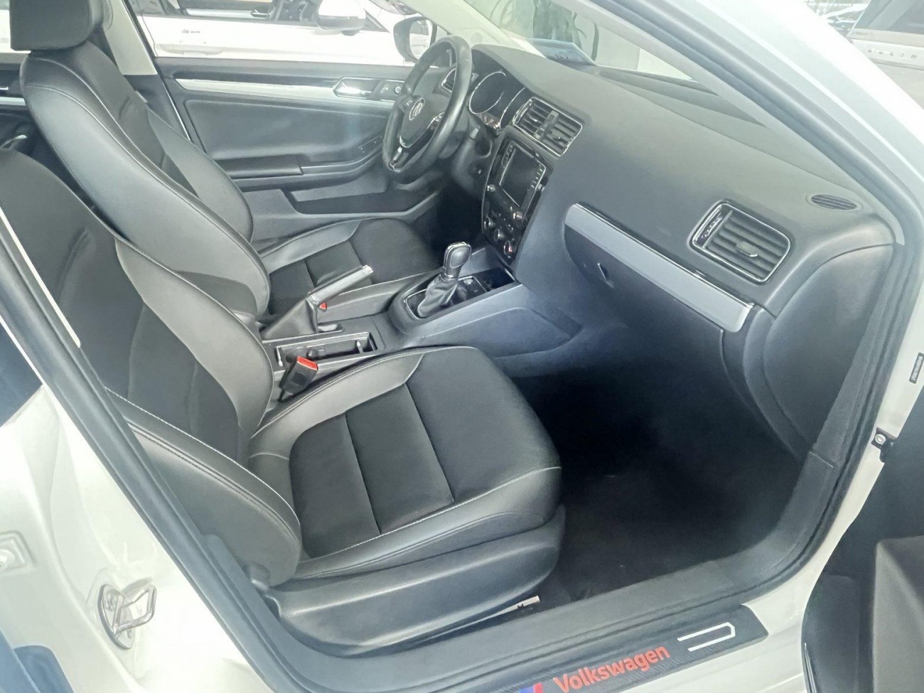 Volkswagen Sagitar 2018