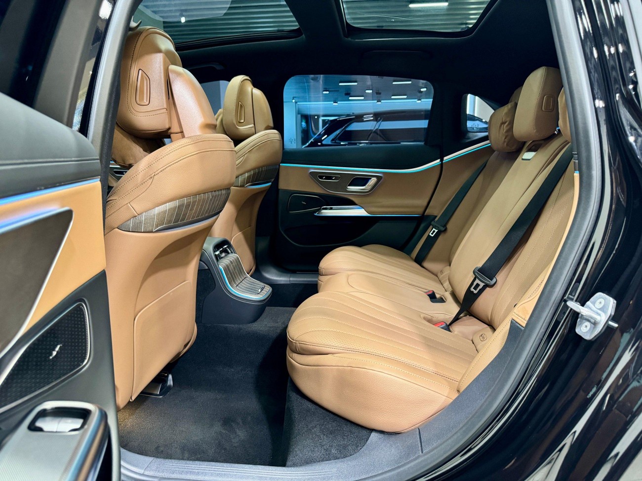 Mercedes-Benz E 350 e 2025