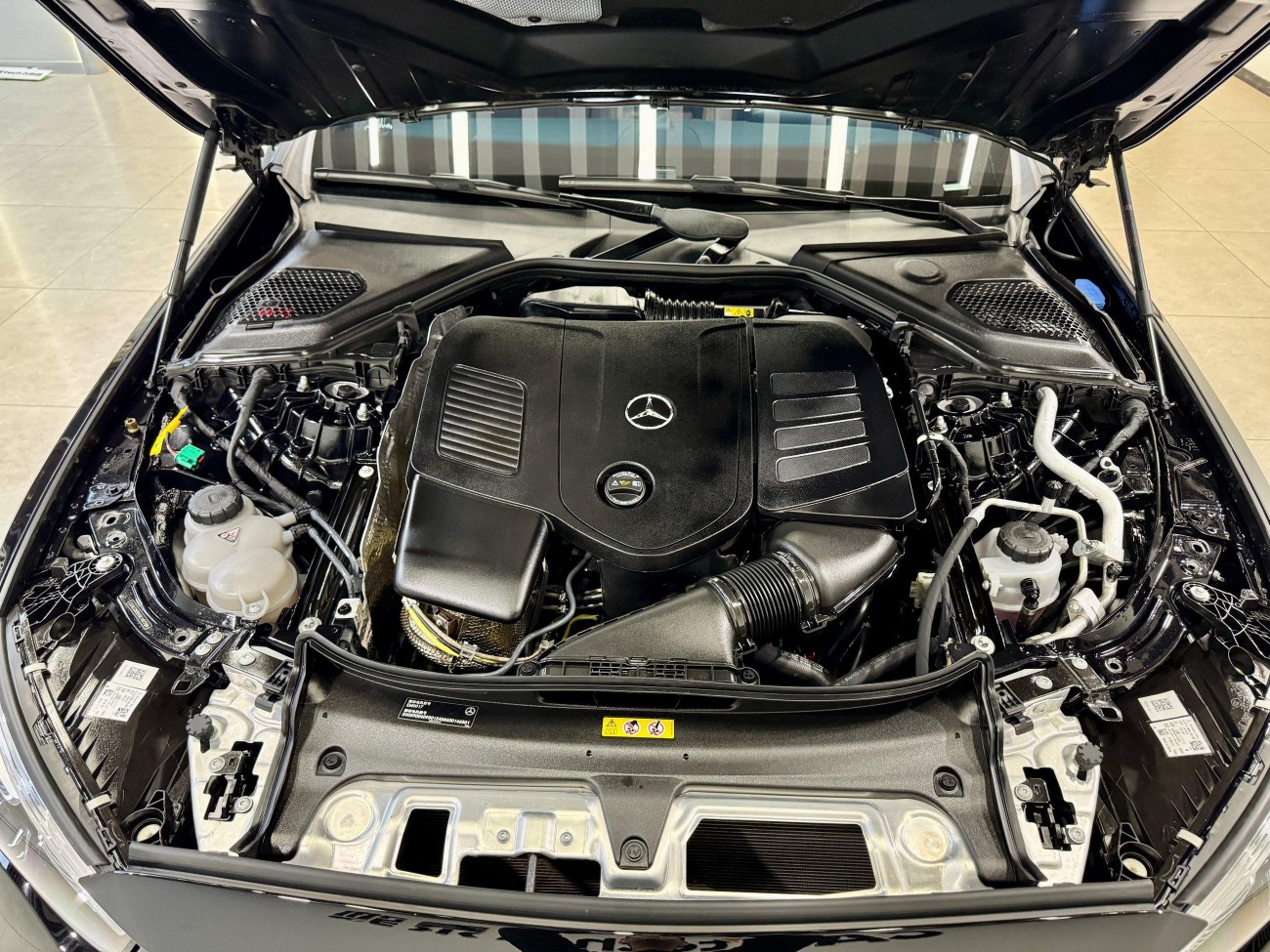 Mercedes-Benz E 350 e 2025
