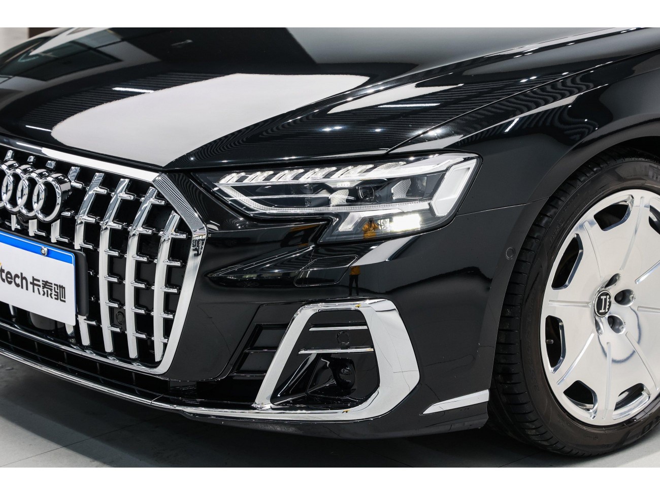 Audi A8L 2025