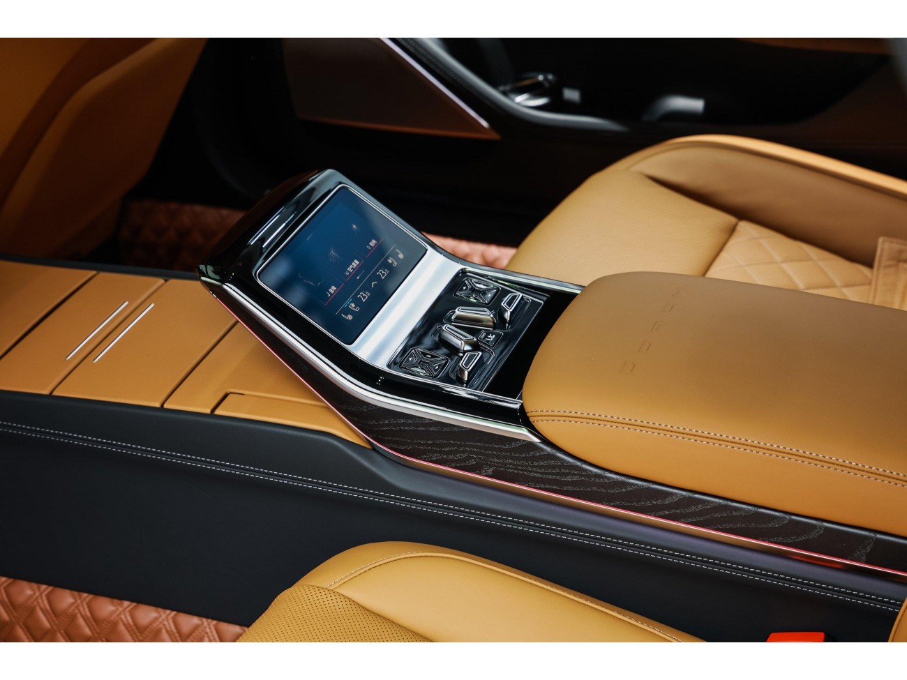 Audi A8L 2025