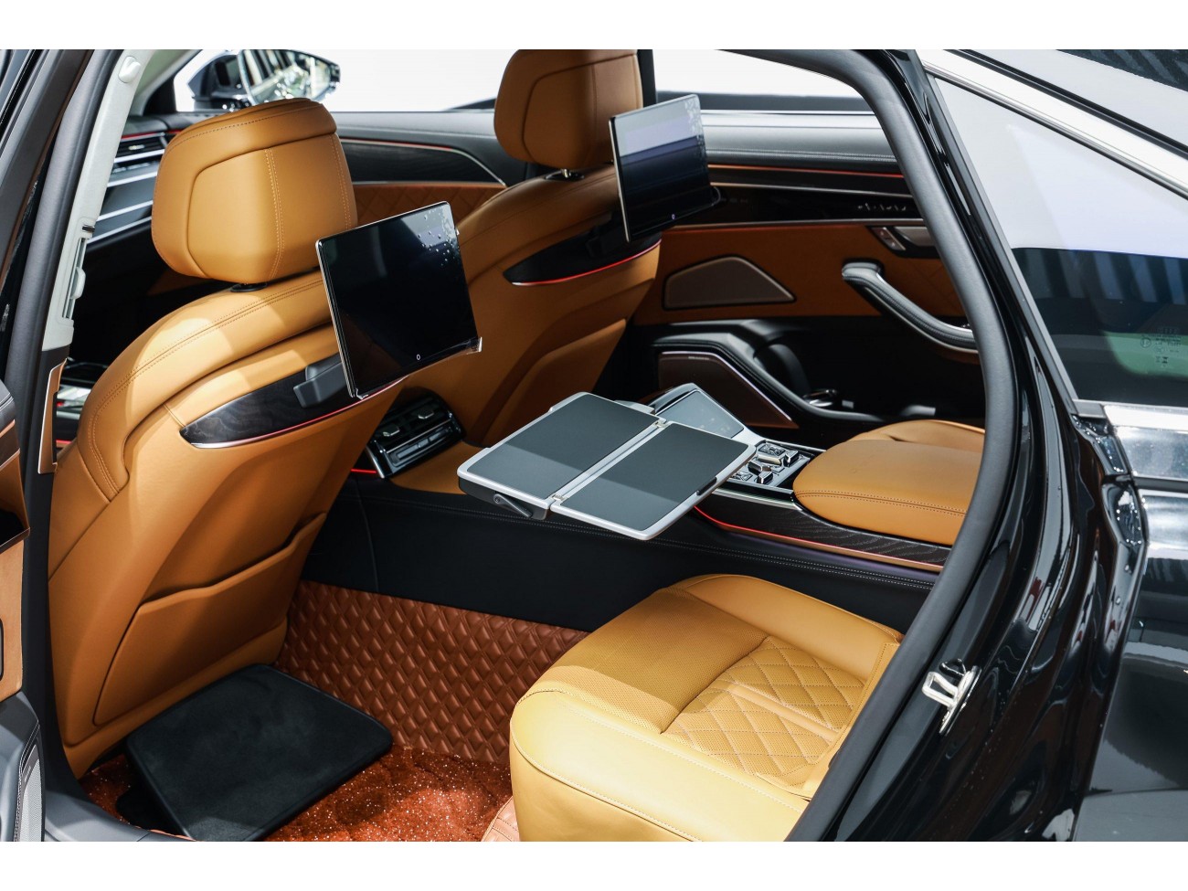 Audi A8L 2025