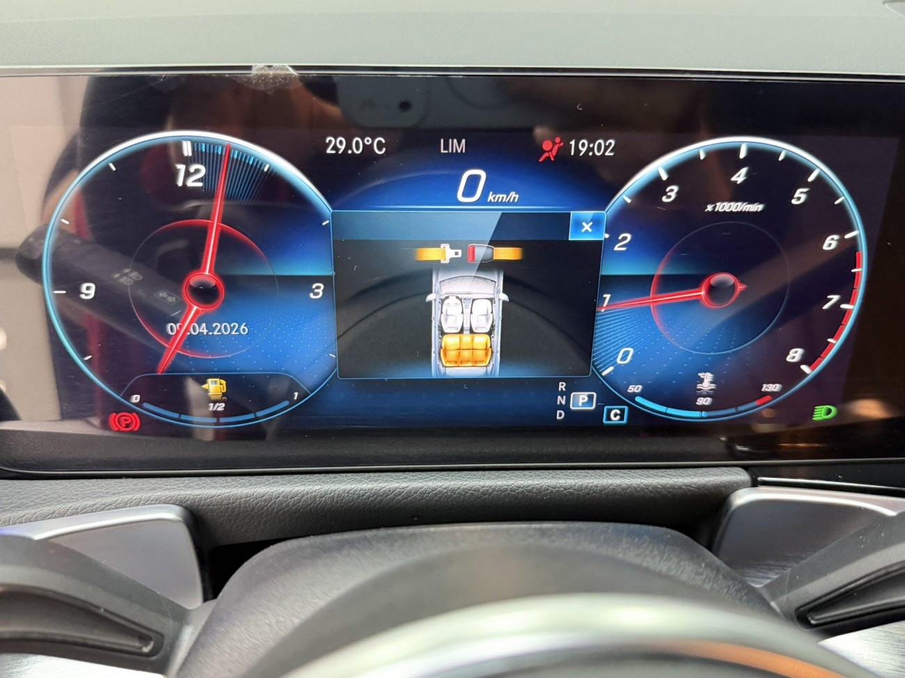 Mercedes-Benz GLB 2023