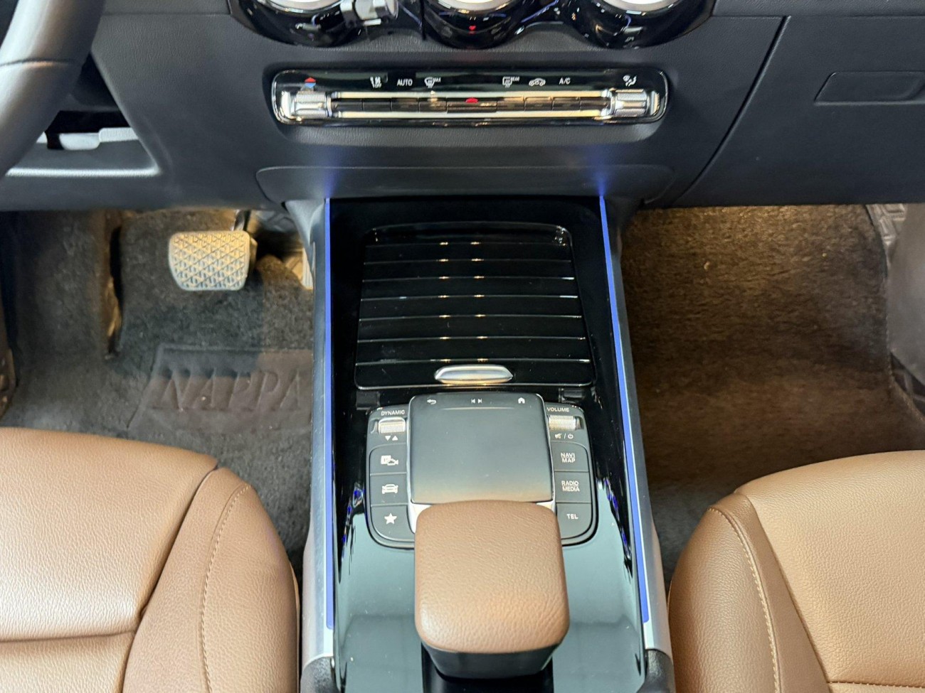Mercedes-Benz GLB 2023
