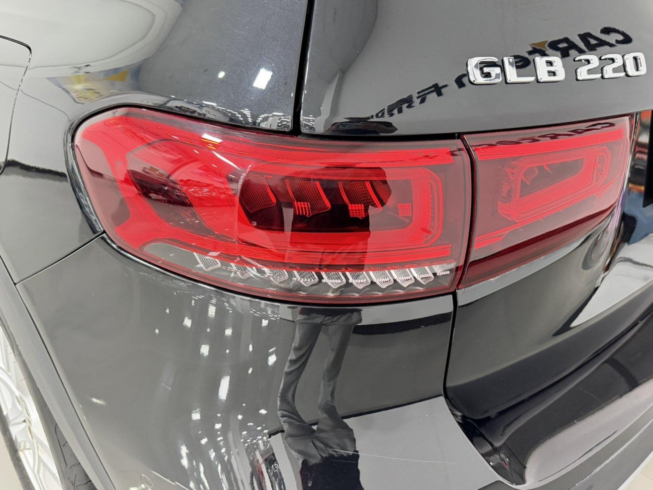 Mercedes-Benz GLB 2023