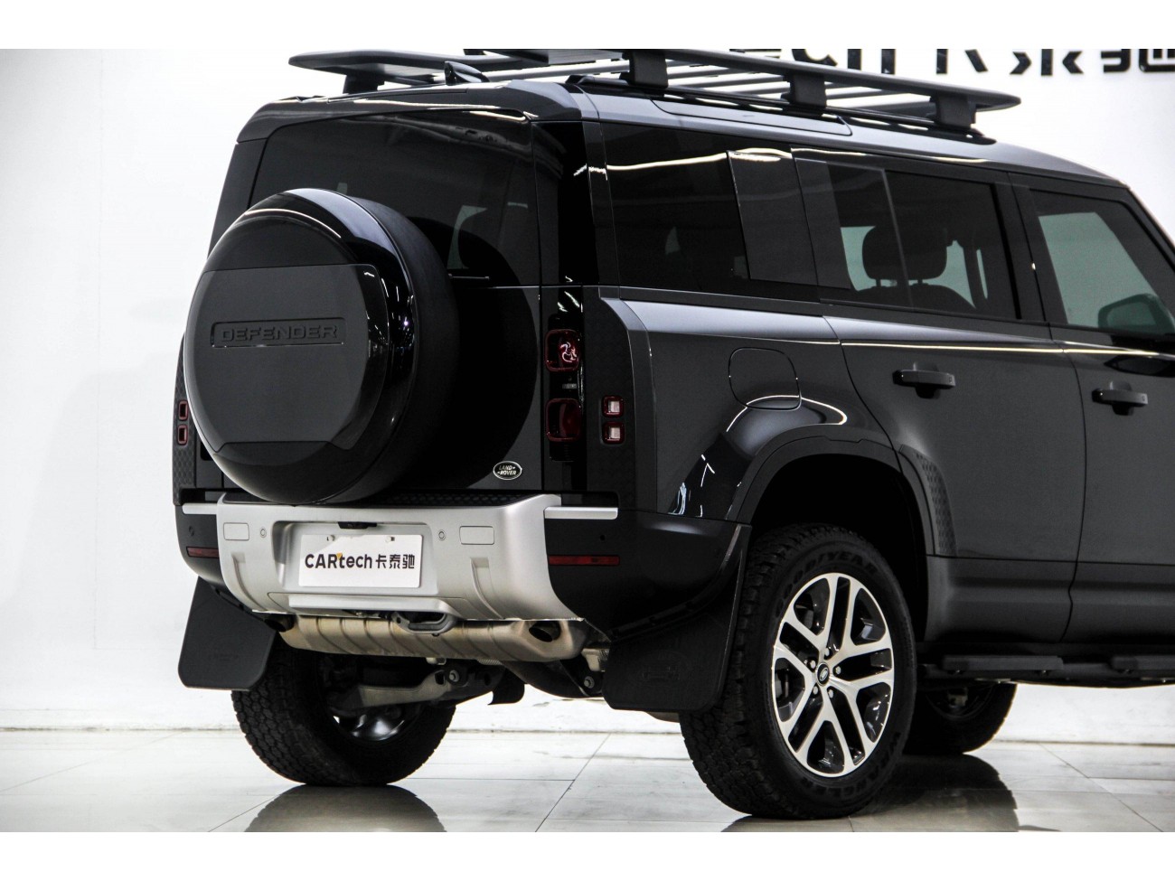 Land Rover Defender 2025