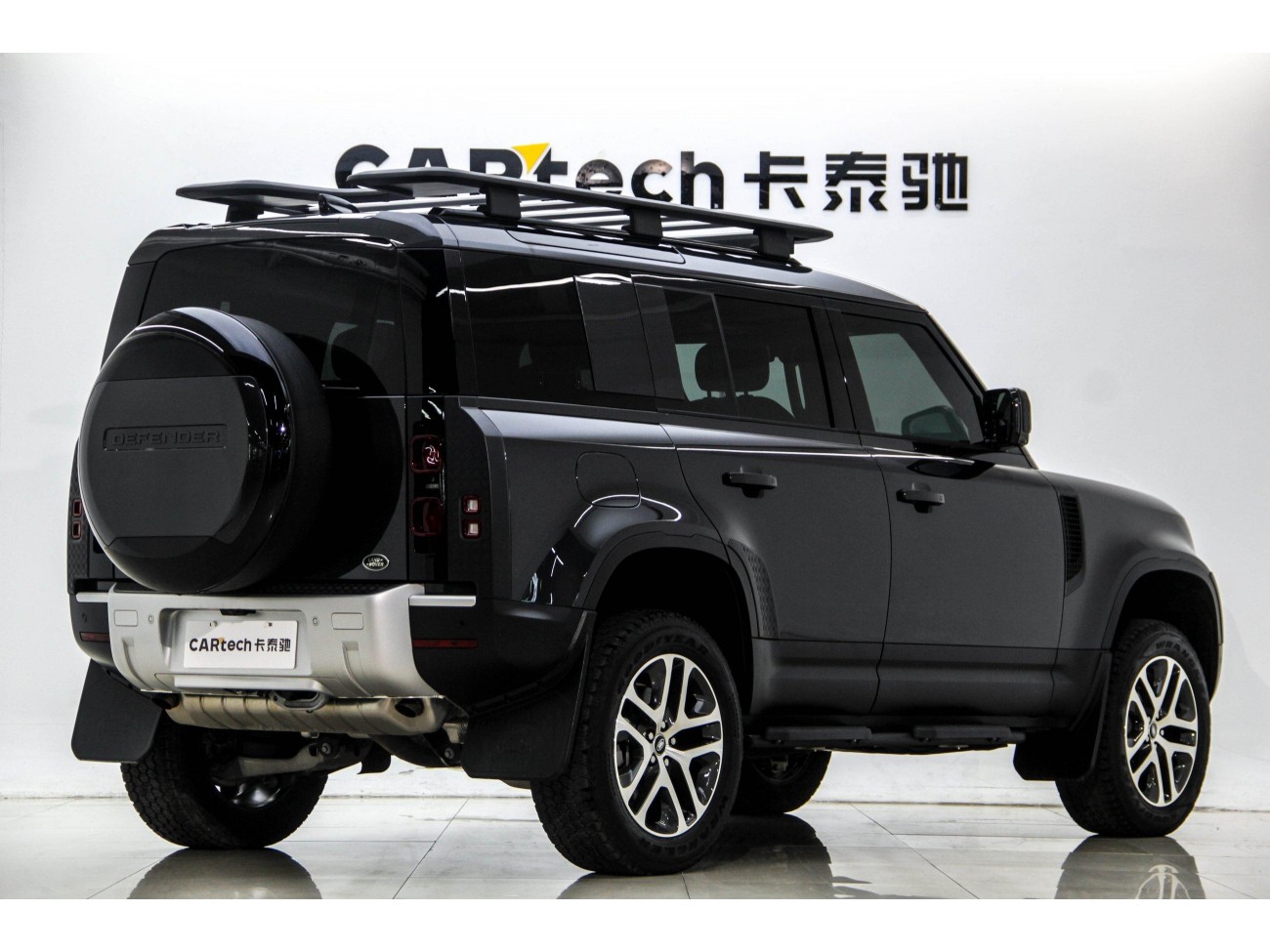 Land Rover Defender 2025