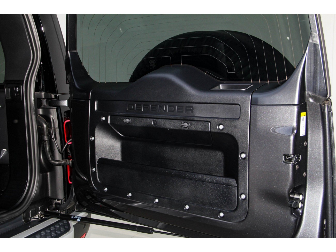 Land Rover Defender 2025
