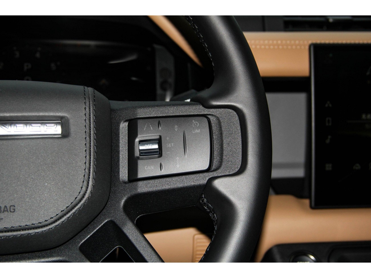 Land Rover Defender 2025