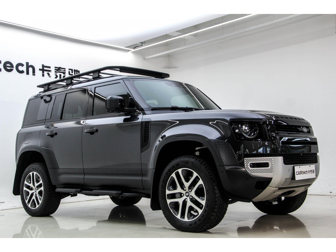 Land Rover Defender 2025