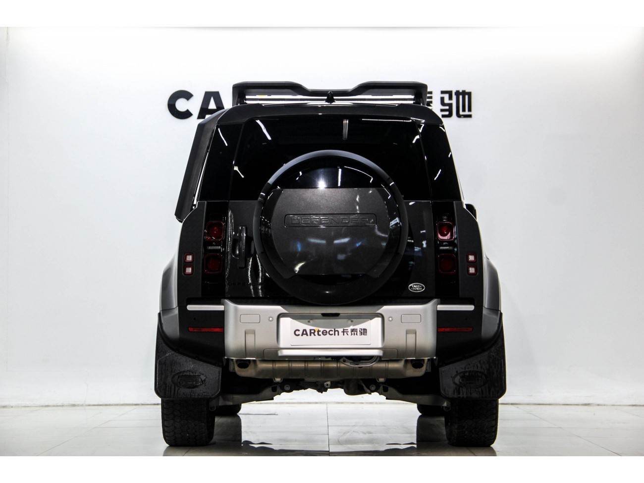 Land Rover Defender 2025