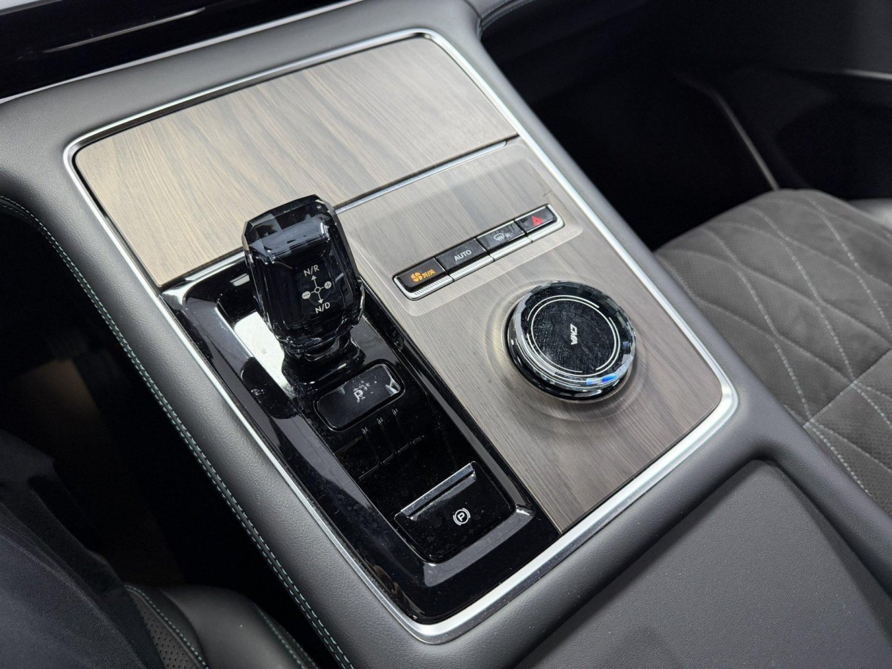 Geely Xingyue L 2025
