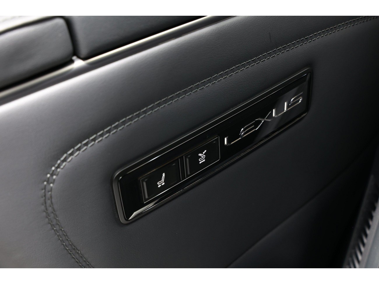 Lexus LM 350h 2024