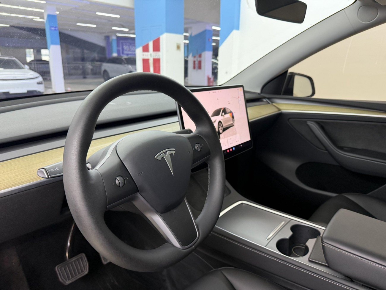 Tesla Model Y 2023