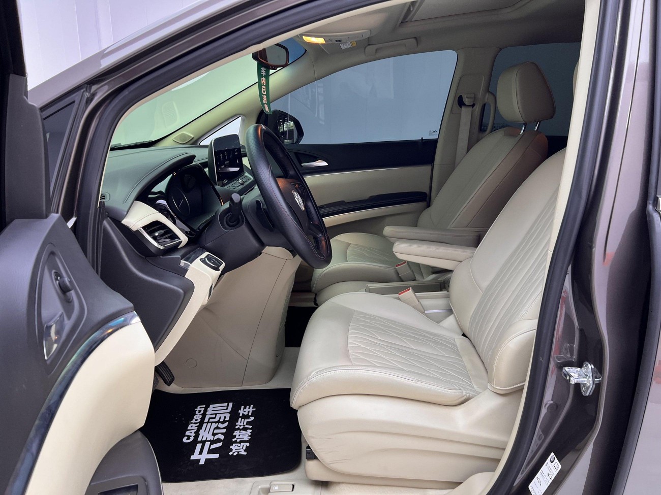 Buick GL8 2025