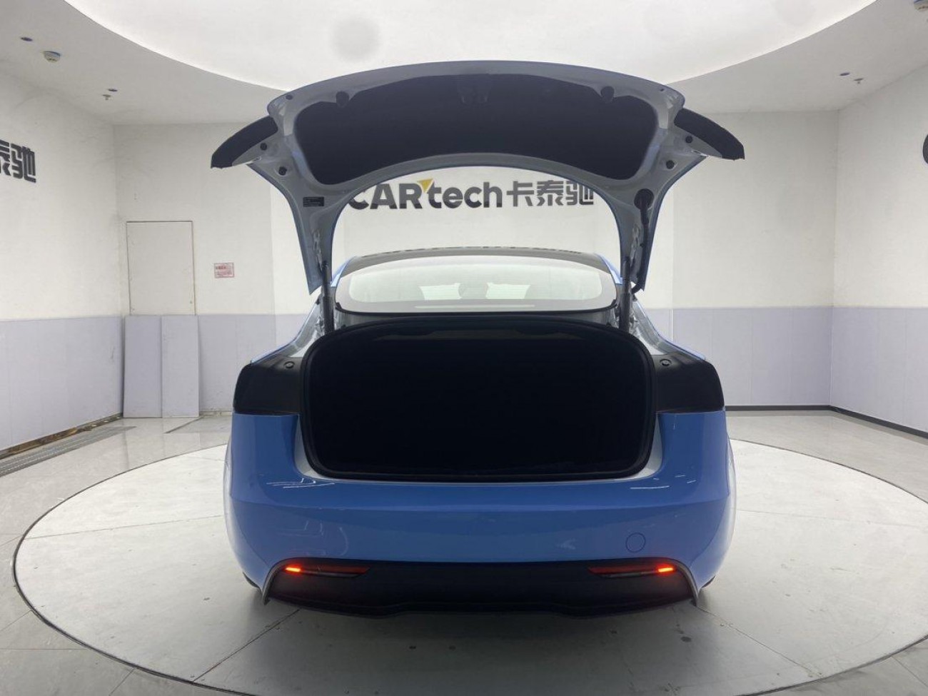 Tesla Model 3 2024