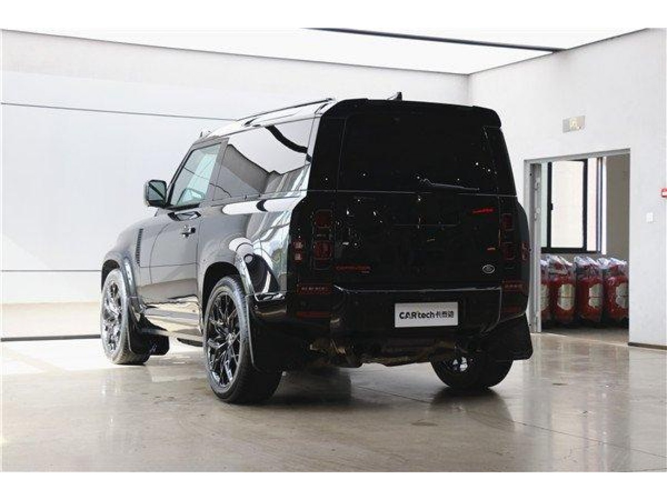 Land Rover Defender 2023