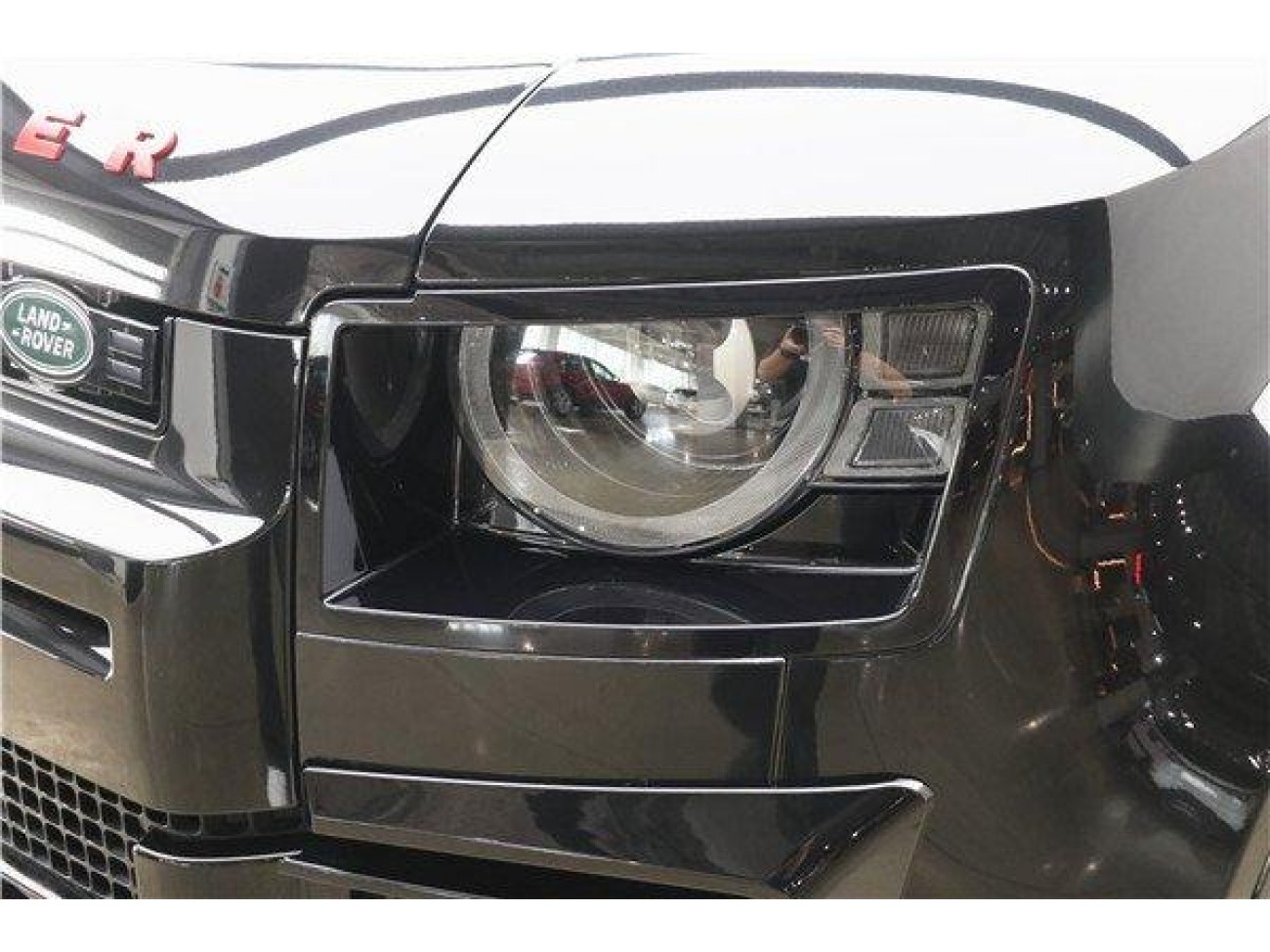 Land Rover Defender 2023