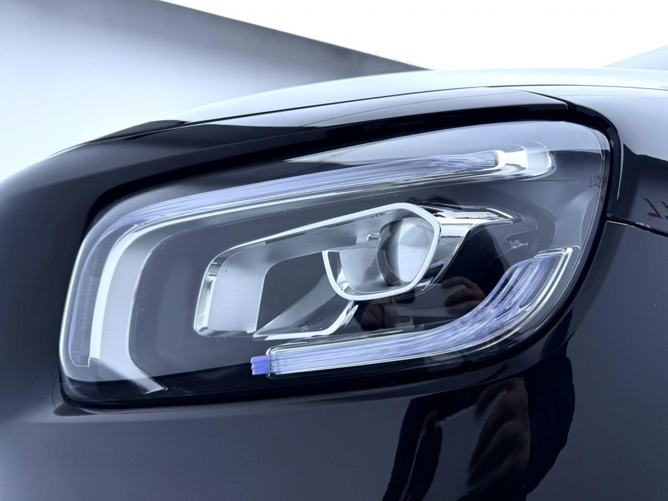 Mercedes-Benz GLB 2023