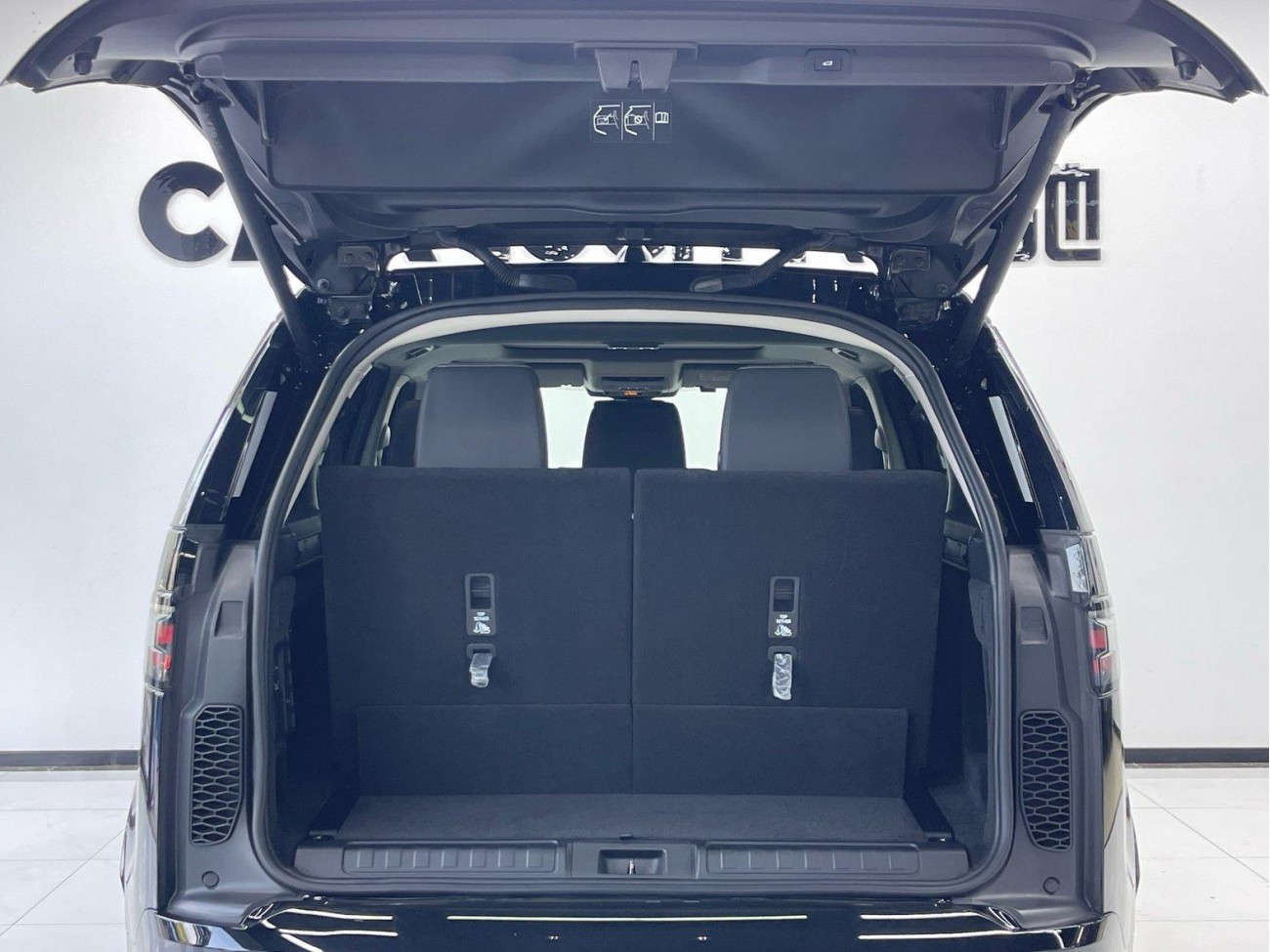 Land Rover Discovery 2023