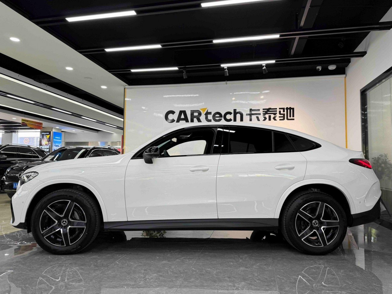 Mercedes-Benz GLC 260 4MATIC 2025