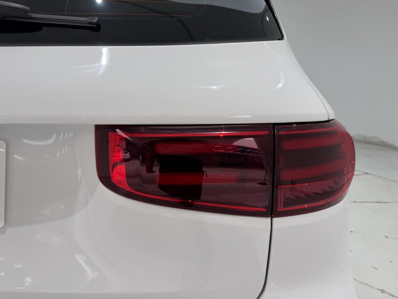 Mercedes-Benz GLB 2024