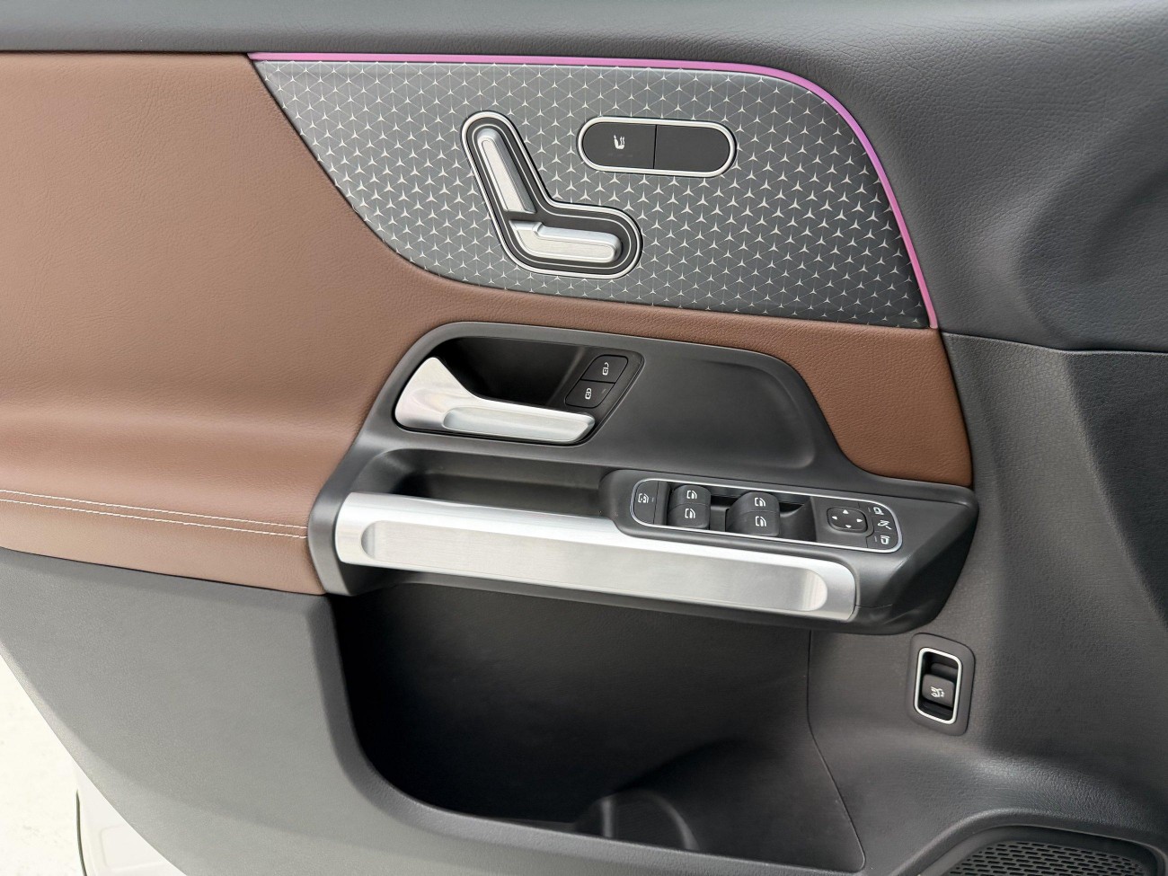 Mercedes-Benz GLB 2024