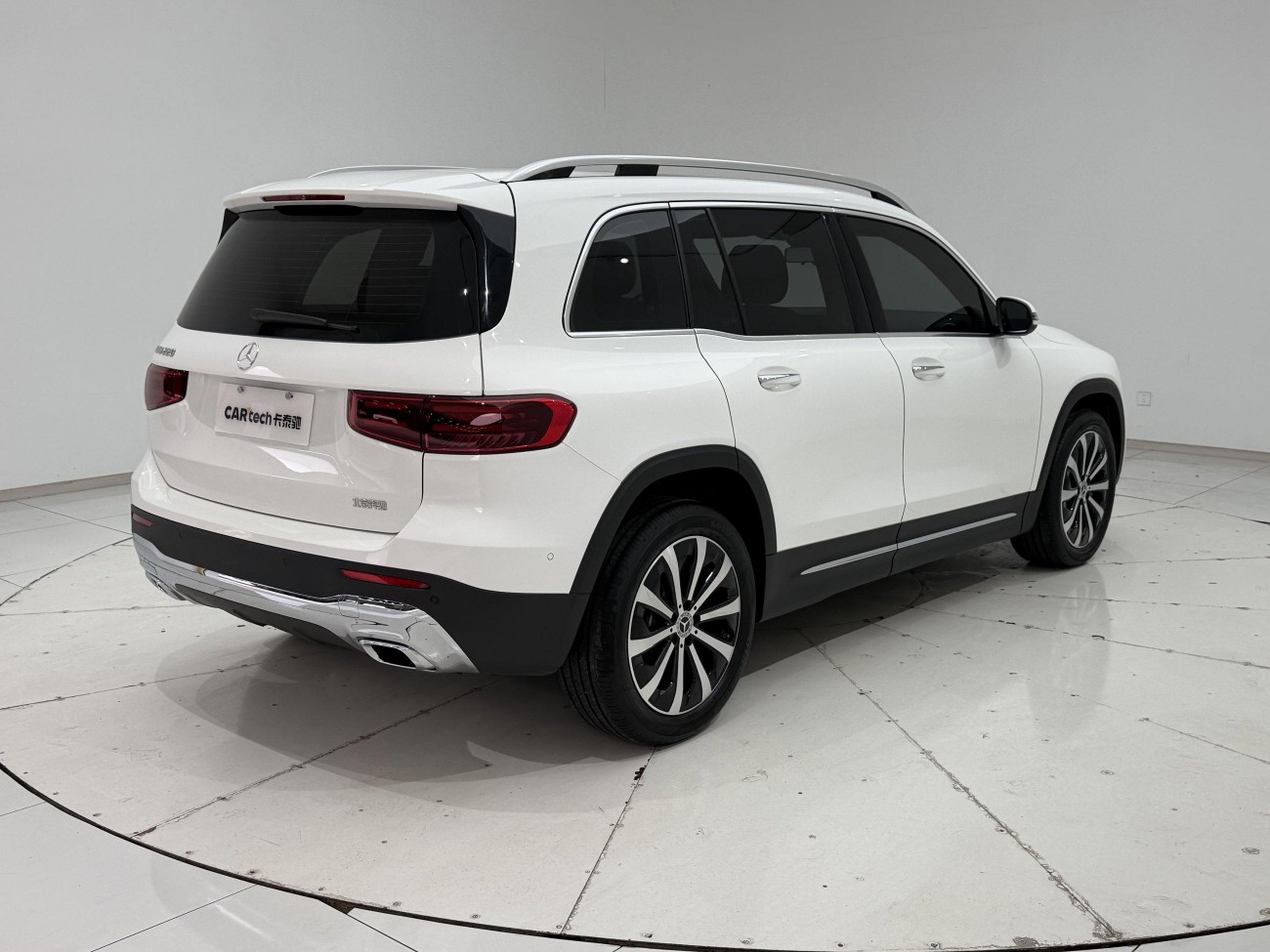 Mercedes-Benz GLB 2024