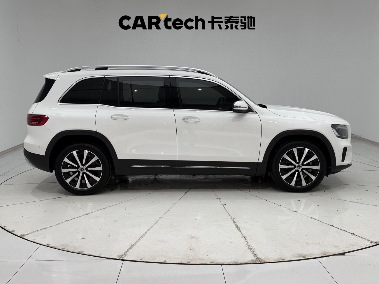 Mercedes-Benz GLB 2024