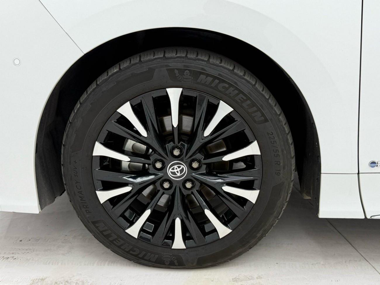 Toyota Alphard 2023