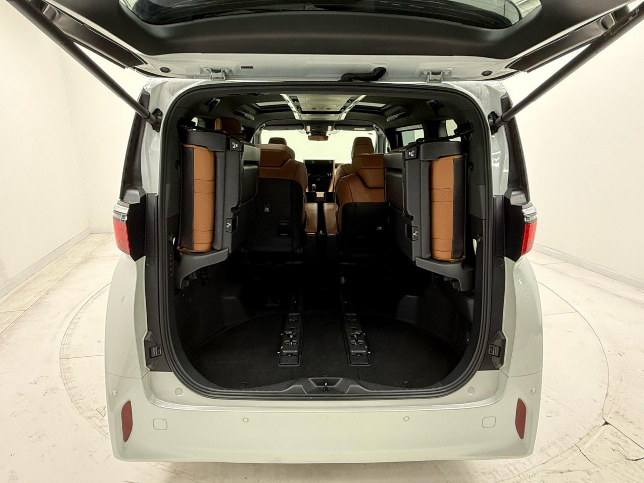 Toyota Alphard 2023