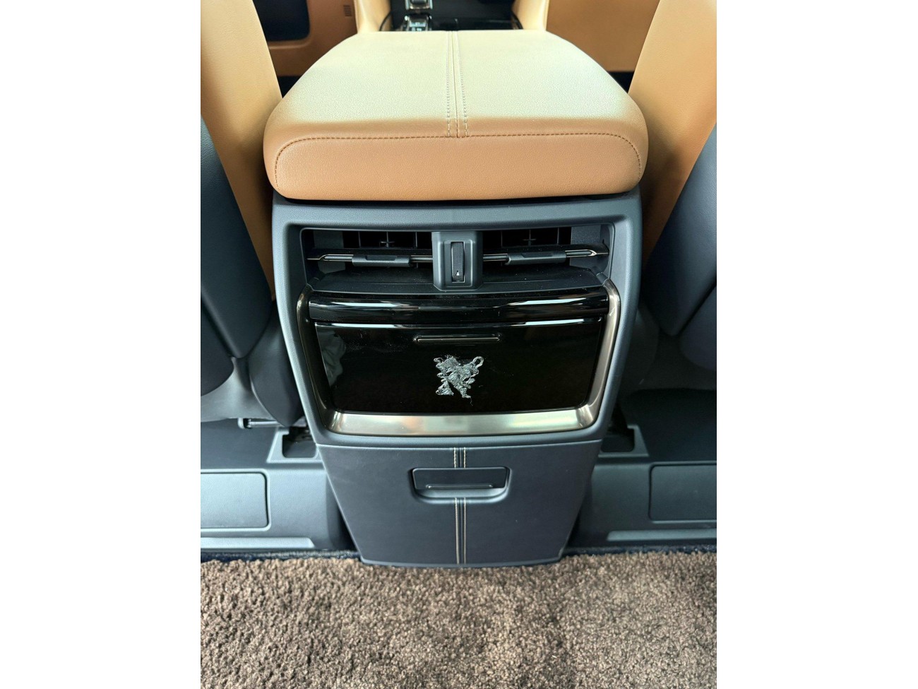 Toyota Alphard 2023