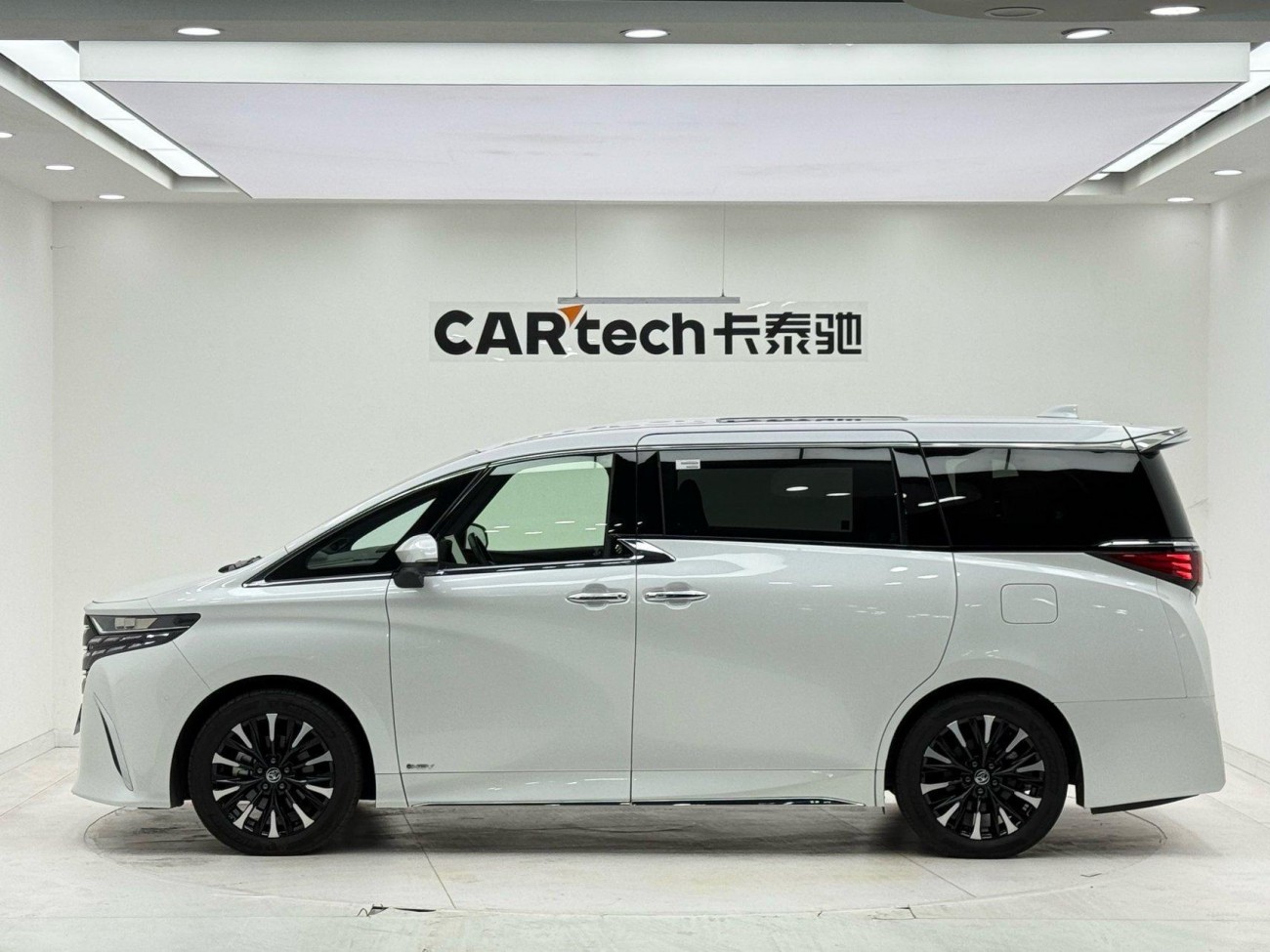 Toyota Alphard 2023