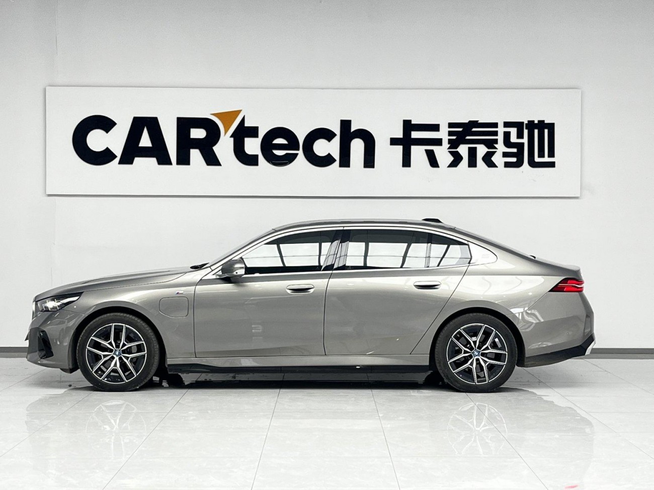 BMW i5 2024