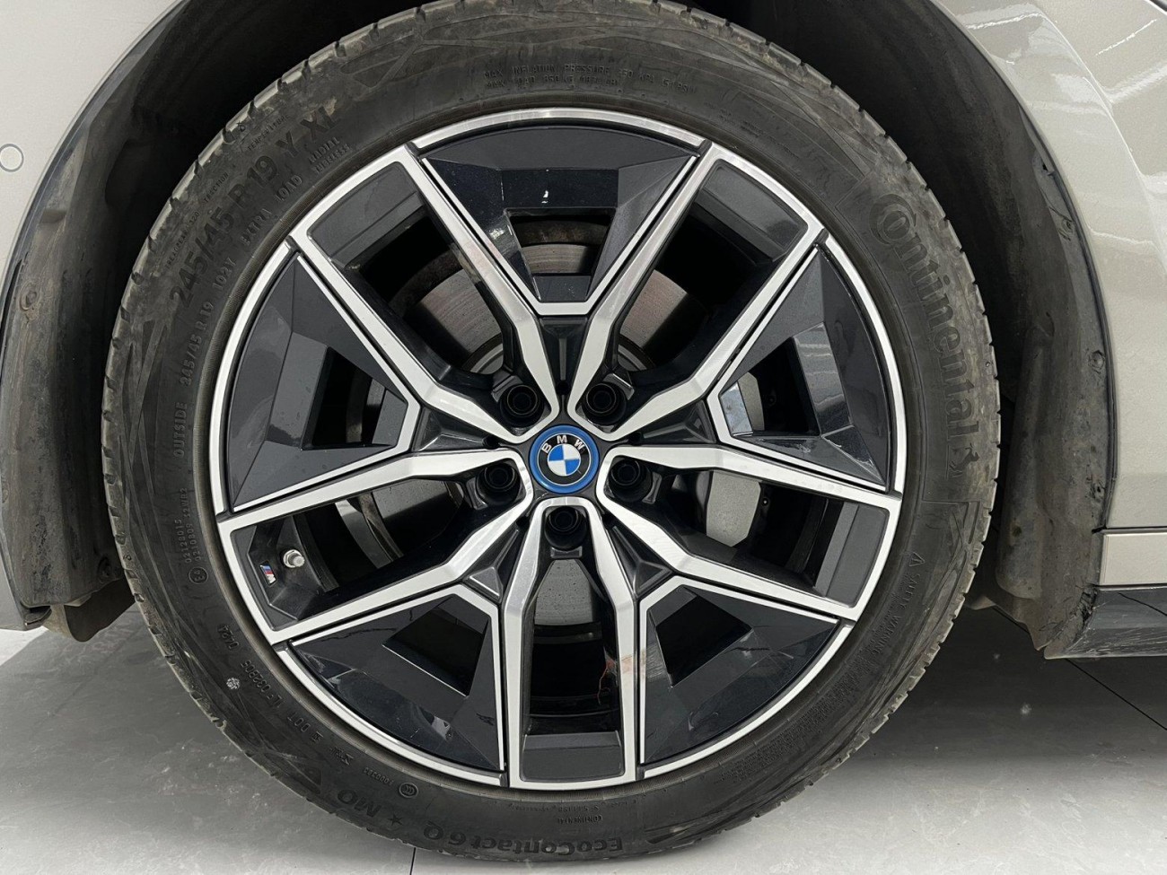 BMW i5 2024