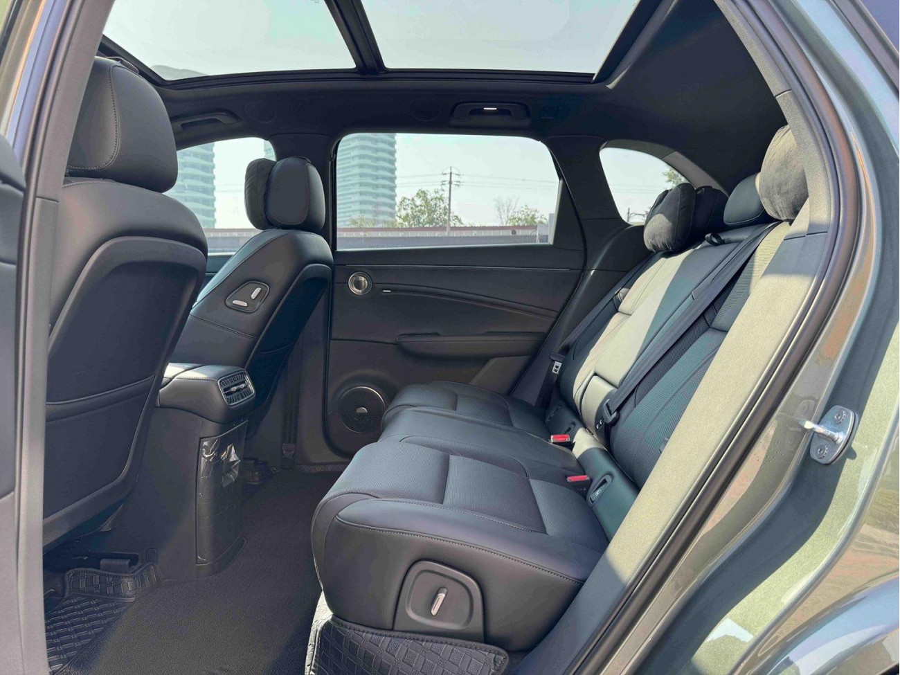 Hongqi HS6 2026
