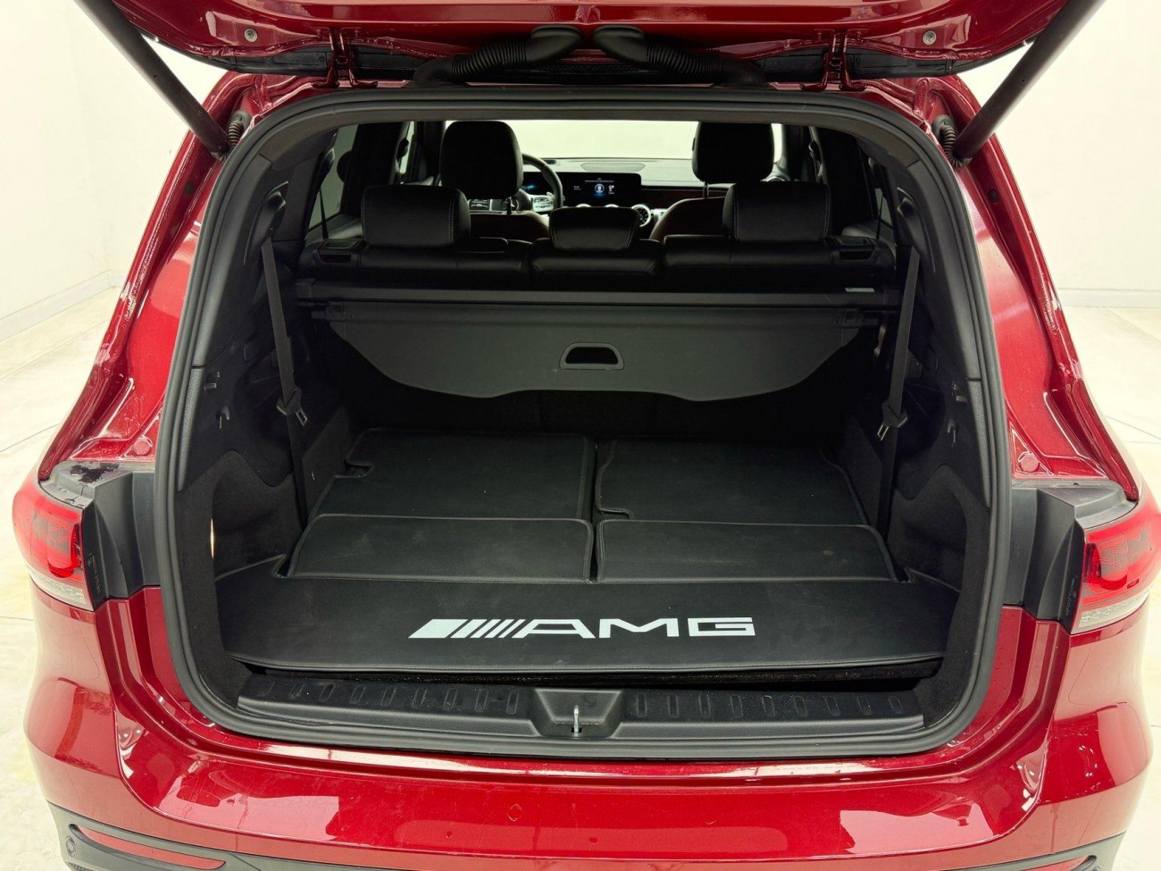 Mercedes-Benz GLB 2023