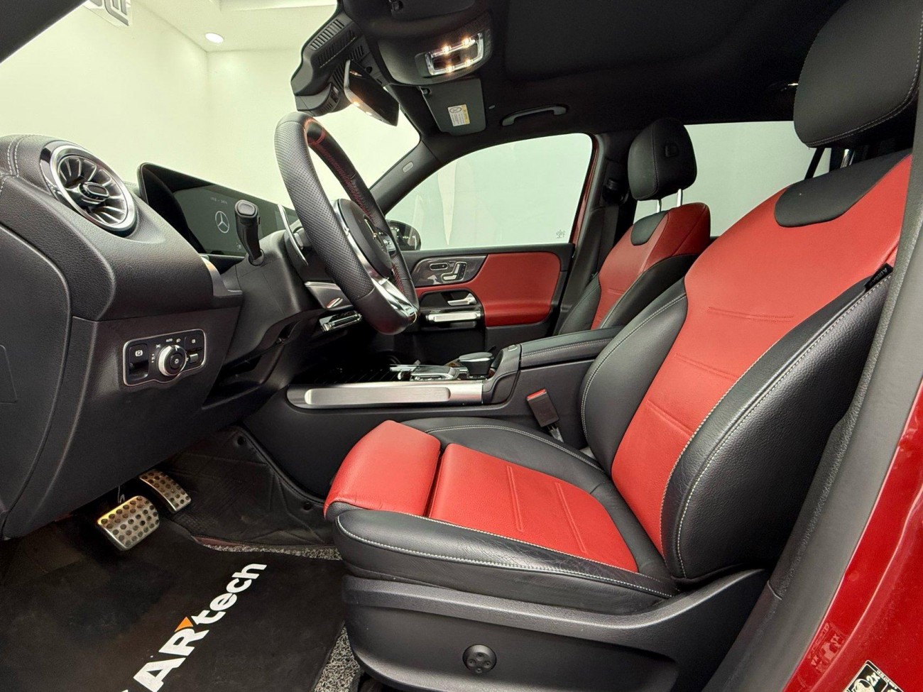Mercedes-Benz GLB 2023