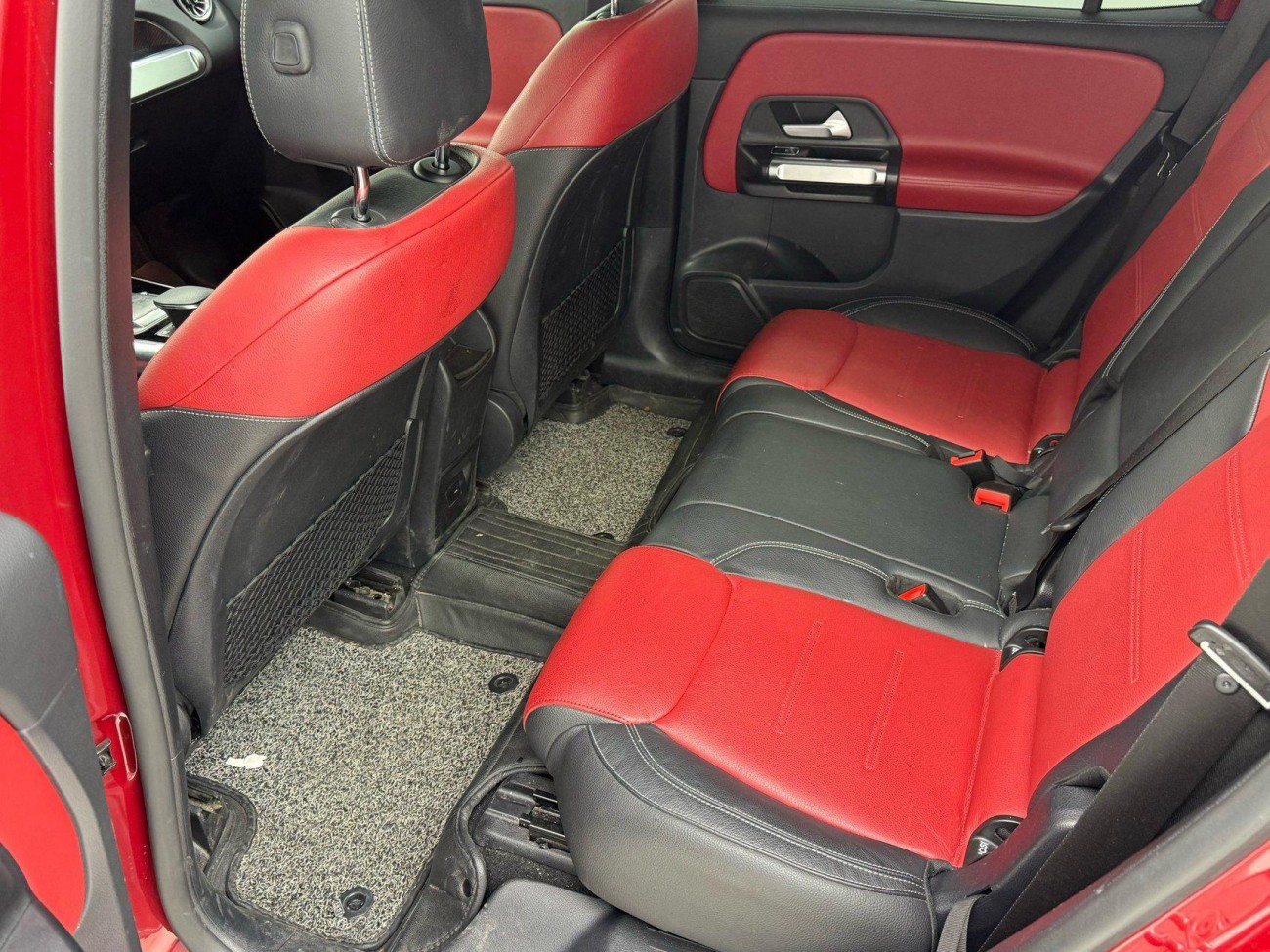 Mercedes-Benz GLB 2023