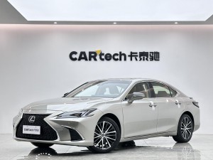 Lexus ES 300h 2025