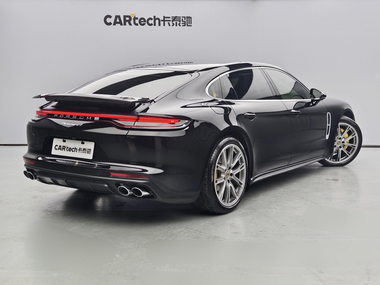 Porsche Panamera 2023
