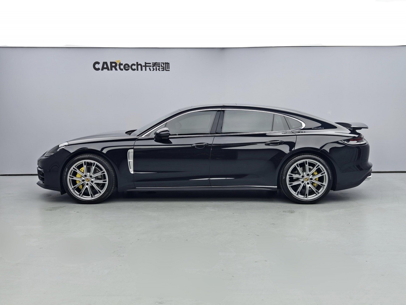 Porsche Panamera 2023