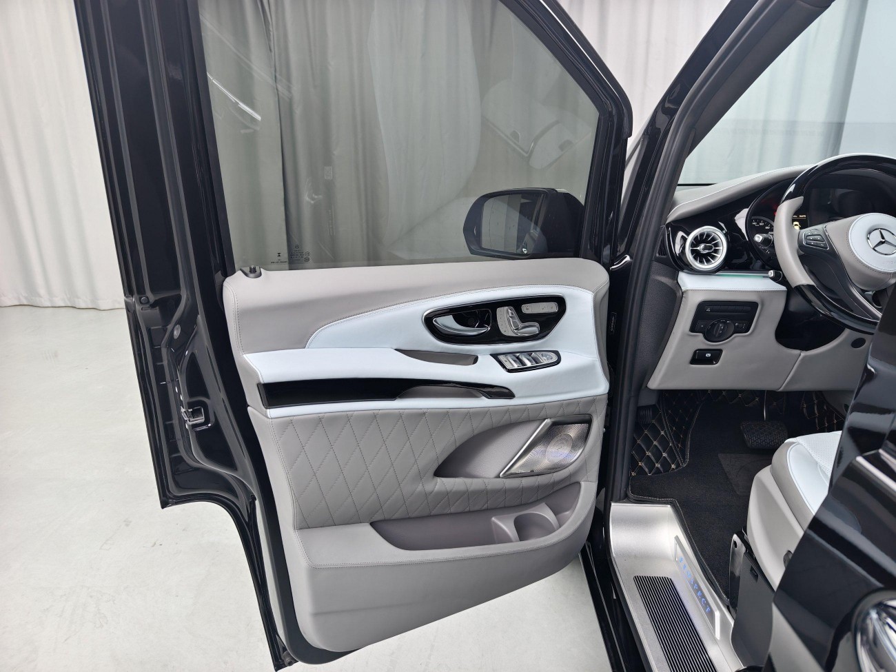 Mercedes-Benz 2023 2024