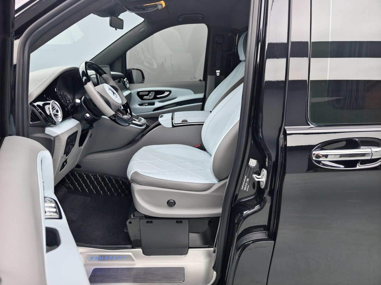 Mercedes-Benz 2023 2024
